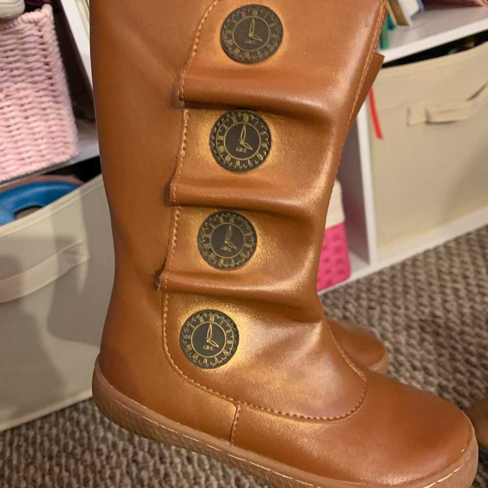 Size 9 livie & Luca boots